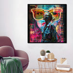 Glasbild mit LED-Beleuchtung – Frau mit bunter Brille 80x80 cm